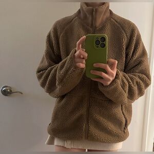 🍒 Brandy Melville Willow teddy bear fleece zip up Size M